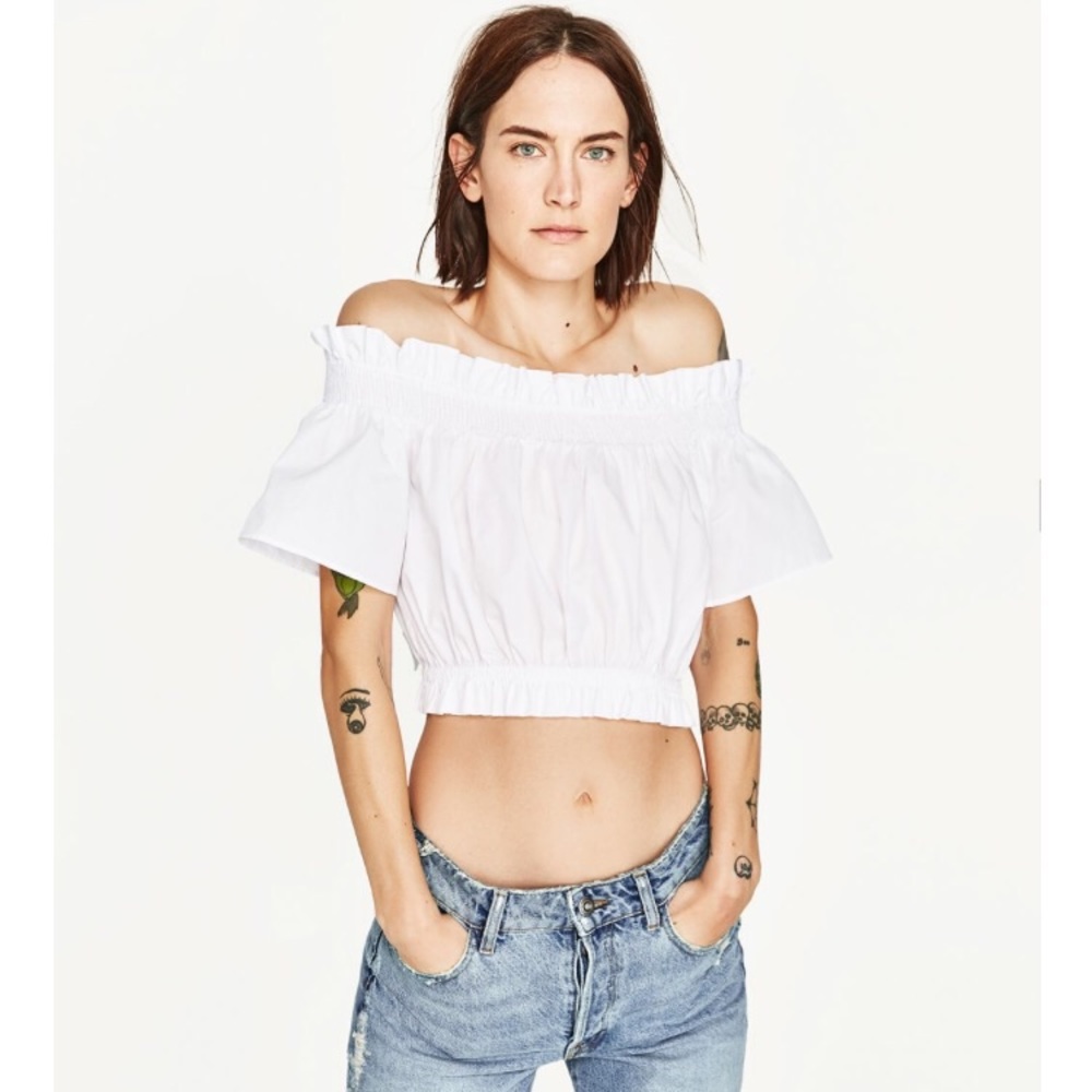 Exposed-shoulder short sleeve elastic crop top